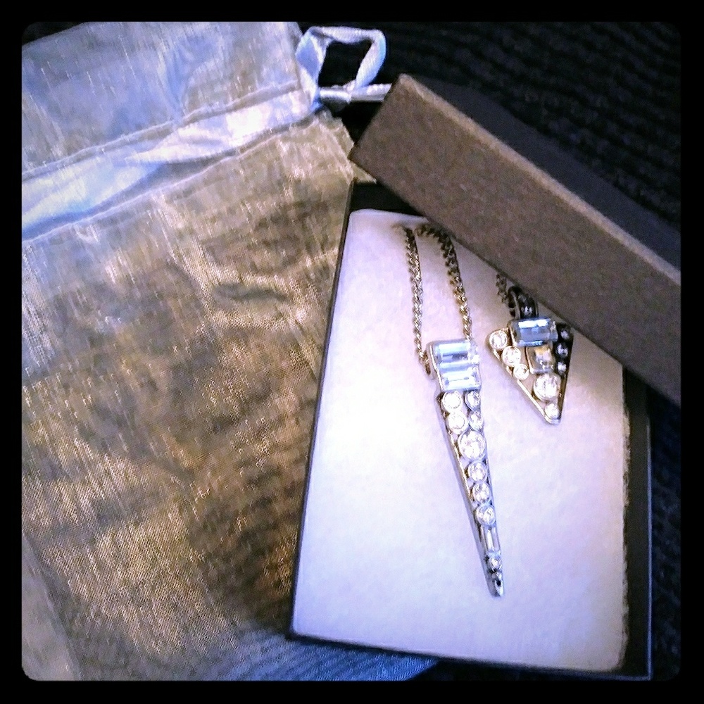 Chloe and Isabel rhinestone necklace
